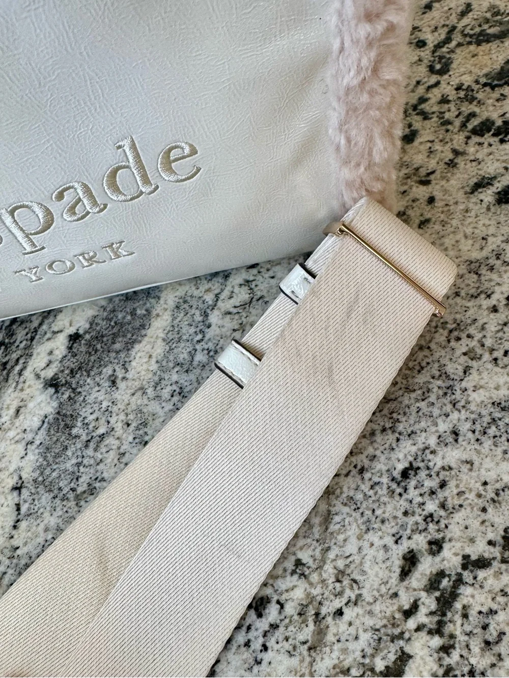 kate spade Jett Faux Shearling Small Tote in Meringue/Winter White. VGUC